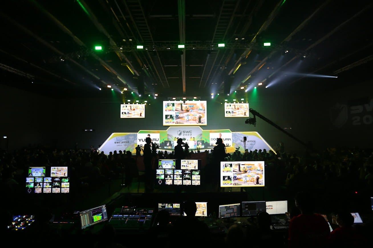 Tournament stage build at an INVATE-produced arena event